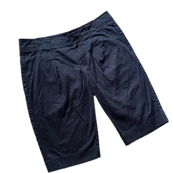 Vince shorts, Bermuda walking length, 13” inseam, size 4. Navy, pockets VGUC - Picture 3 of 7